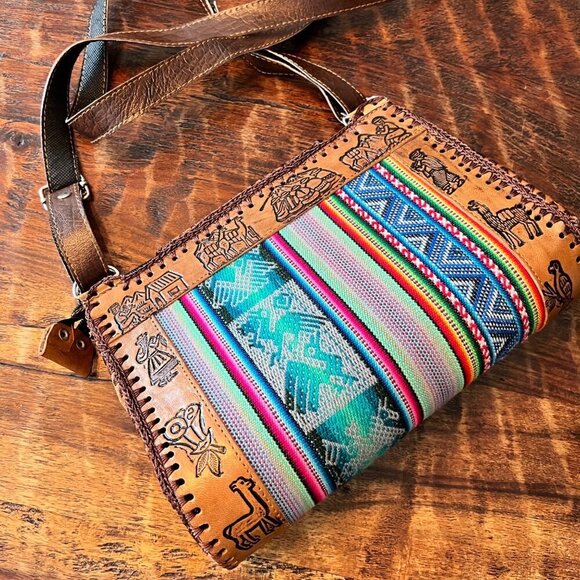 Peruvian Handmade Souvenir Shoulder Bag - Picture 3 of 12